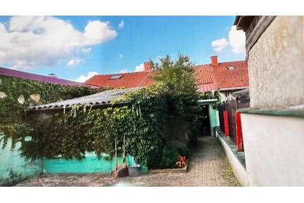 Göllheim - einfaches Reihenmittelhaus zu verkaufen