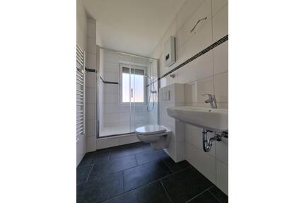 Ruhige Wohnlage mit zentraler Anbindung! Umfangreich renovierte 2-Zimmer-Wohnung mit Balkon - Bergkamen