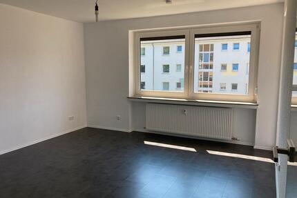 Bremen-Huchting- vollsanierte 3 Zimmer Wohnung