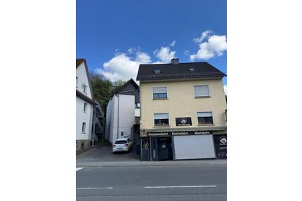 Mehrfamilienhaus zu verkaufen - 575.000,00&nbsp;EUR Kaufpreis, ca.&nbsp; 376,50&nbsp;m&sup2; in Aßlar (PLZ: 35614)