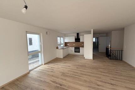 Neubau – Erstbezug 01.04.26 Hochwertige 2-Ebenen-Whg. Top-Lage - Crailsheim