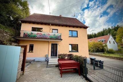 Großzügiges Einfamilienhaus 9 Zimmer - Rammelsbach