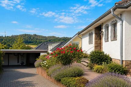 Einfamilienhaus in Volkmarsen - 311.000,00&nbsp;EUR Kaufpreis, ca.&nbsp; 135,00&nbsp;m&sup2; in Volkmarsen (PLZ: 34471)