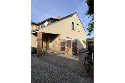 Haus zum Kaufen in Schipkau Meuro 79.000,00 € 200 m² - Schipkau / Meuro