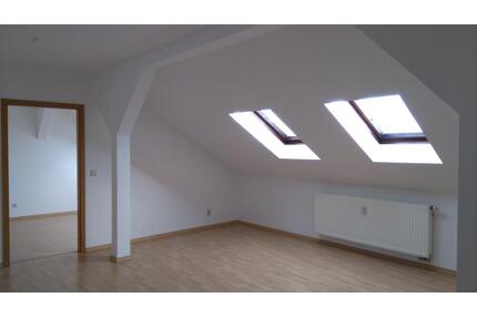 Helle, geräumige 3-Raum-Dachgeschosswohnung in Lengefeld zu vermieten - Pockau-Lengefeld