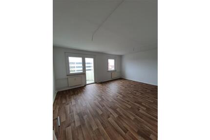 3-Raum-Wohnung mit Einbauküche - 415,00&nbsp;EUR Kaltmiete, ca.&nbsp; 68,96&nbsp;m&sup2; in Reichenbach im Vogtland (PLZ: 08468)