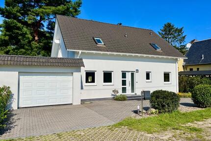 Haus zur Miete in Mahlsdorf Süd auf großem Grundstück. 4 Zimmer - Berlin Treptow-Köpenick