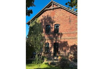 Charmantes Backsteinhaus mit großem Grundstück – Ortsrandlage - Jarmen