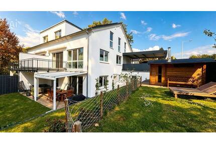 Stilvolle Doppelhaushälfte mit Gartenidylle & maximalem Wohnkomfort - Bonn Holzlar