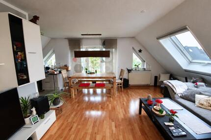 Helle 3-Zimmer-Dachgeschosswohnung in ruhiger Lage - Bergisch Gladbach Paffrath