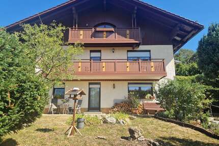 Haus zum Kaufen in Tiefenbach 360.000,00 € 210 m²
