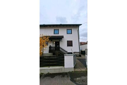 Charmante, helle Doppelhaushälfte mit Garten in ruhiger Lage - Bergkirchen