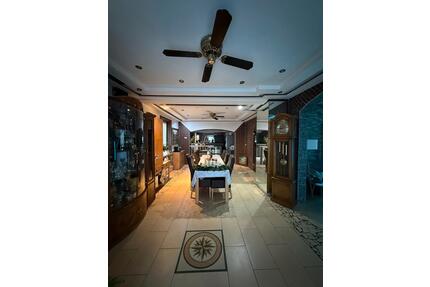 Haus zur Miete - 2.350,00&nbsp;EUR Kaltmiete, ca.&nbsp; 195,00&nbsp;m&sup2; in Schwandorf (PLZ: 92421)