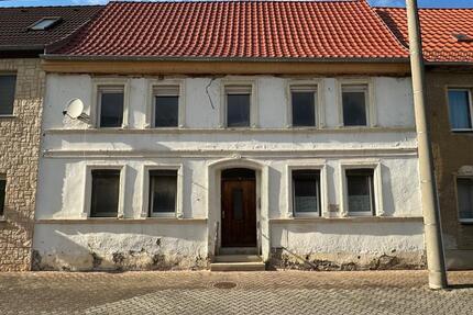 Einfamilienhaus in Schafstädt - 30.000,00&nbsp;EUR Kaufpreis, ca.&nbsp; 160,00&nbsp;m&sup2; in Bad Lauchstädt (PLZ: 06246)