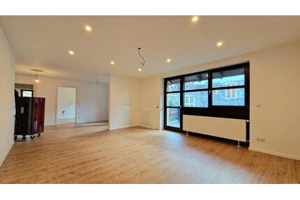 Stilvolle Stadtwohnung mit Dachterrasse und Balkon in bester Lage von Schwandorf