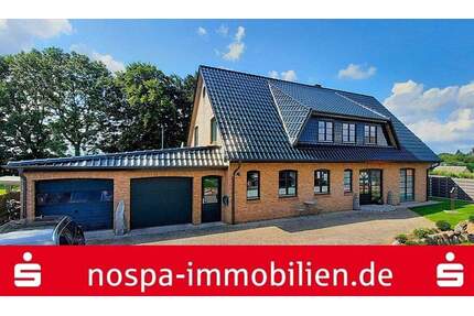TOP-Gepflegtes und wertiges Einfamilienhaus mit Kaminofen, Doppelgarage und großem Garten! - Hamdorf
