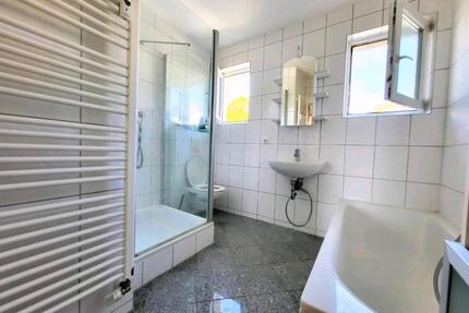 Schöne 3-Zimmer-Wohnung mit Küche, Terasse , Garten und Garage - Amberg