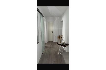 2 Zimmer Wohnung, 2024 neu saniert, Ludwigshafen - Ludwigshafen am Rhein Parkinsel