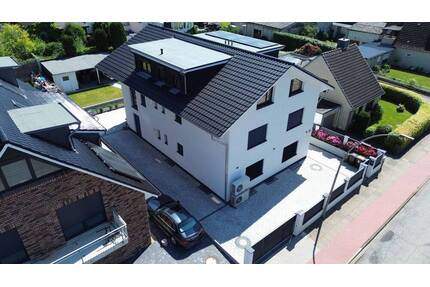 Moderne 3-Zimmer-Dachgeschosswohnung mit Balkon und vielseitiger Nutzfläche - Geesthacht