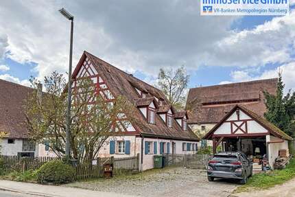 Haus zum Kaufen in Lauf an der Pegnitz 700.000,00 € 233.66 m²
