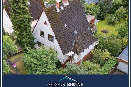 Sanierungsbedürftiges Einfamilienhaus mit genehmigter Grundstückteilung - Hamburg / Rahlstedt