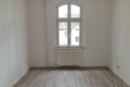 Frisch renovierte 3-Zimmer-Wohnung im 1.Obergeschoss zu vermieten! - Duisburg Hamborn