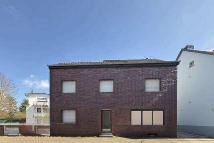 Haus zum Kaufen in Düren 230.000,00 € 142 m²