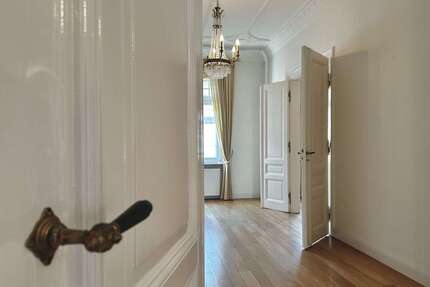 Wohnung zum Mieten in Frankfurt am Main 1.900,00 € 100 m²