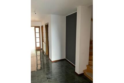 DG-Wohnung, Kommern - 909,00&nbsp;EUR Kaltmiete, ca.&nbsp; 107,00&nbsp;m&sup2; in Mechernich (PLZ: 53894)