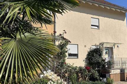 Gepflegte 3,5-Zimmer Dachgeschoss-Wohnung mit Galerie in Langenargen am Bodensee!!