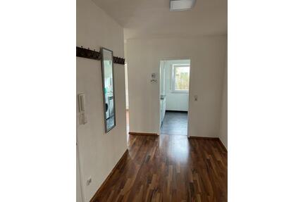 Helle 3-Zimmer Wohnung in ruhiger Lage mit Balkon - Ludwigsburg Oßweil