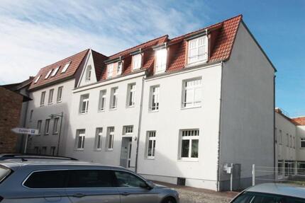 Schöne 3 Zimmer DG Wohnung Nähe Pferdemarkt in Güstrow