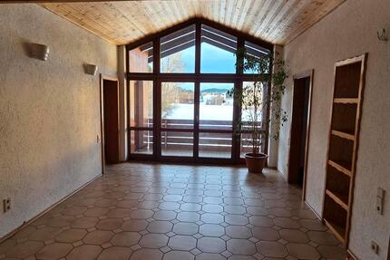 Tolle 3 Zimmer Dachgeschoss Wohnung in 94481 Grafenau