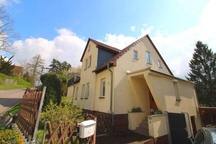 *Weitblick von der Dachterrasse* - Gepflegtes Einfamilienhaus auf idyllisch angelegtem Grundstück in schöner Ortsrandlage sucht neue Eigentümer - Georgenthal