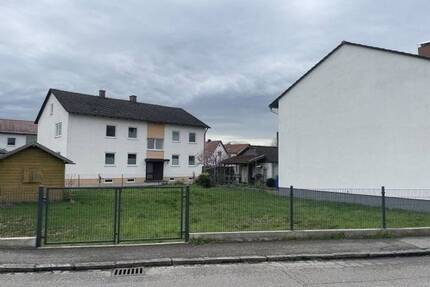Landshut-Piflas 390 m² Grundstück inkl. Vorbescheid für Zweifamilienwhs! - Ergolding