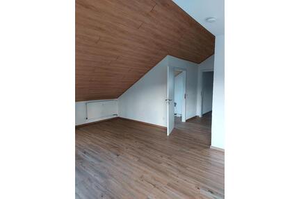 Wohnung 4 Zimmer gemütliche Dachgeschosswohnung - Laudenbach
