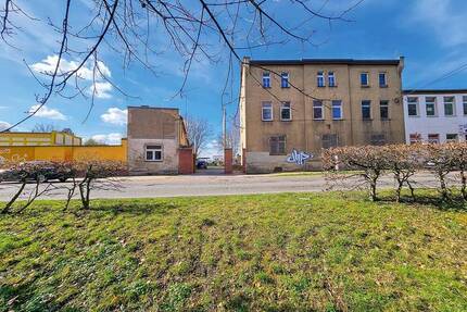 AUKTION: MFH bestehend aus Vorderhaus, Mittelhaus und Hinterhaus sowie diversen NG - Zörbig