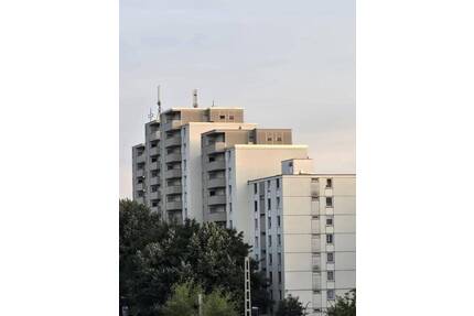 Zentrale Lage & Panorama-Ausblick: Kernsanierte Komfort-Wohnung ohne Makler! - Köln Porz