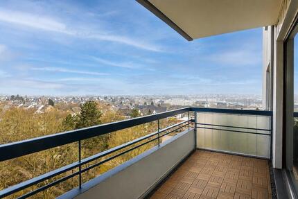 Gepflegte 3-Zimmer-Wohnung mit Balkon, TG, Aufzug und Weitblick - Koblenz Bisholder