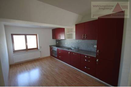 Gemütliche und modern sanierte Dachgeschosswohnung im Zentrum von Annaberg!! - Annaberg-Buchholz