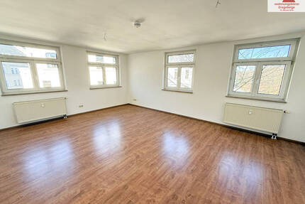 Großzügige 3-Raum-Wohnung mit Fahrstuhl - zentrale Ortslage in Annaberg-Buchholz!! - Annaberg-Buchholz / Buchholz