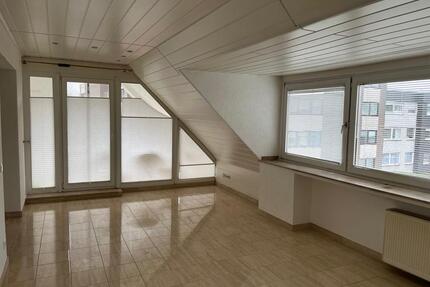 Schöne Maisonette Wohnung mit Balkon in bester Lage - Düsseldorf Stadtbezirk 6