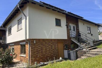 Handwerkerhaus mit Einliegerwohnung in ruhiger Lage - Bad Rodach / Heldritt