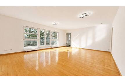*Absolute Top Lage* Westend-Süd: Großzügige 2-Zimmer-Wohnung, zwei Balkone, Parkett, TG-Stellplatz - Frankfurt am Main