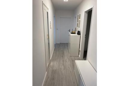 3 Zi. Wohnung HaarMünchenTiefgaragenplatz Kernsaniert Aufzug