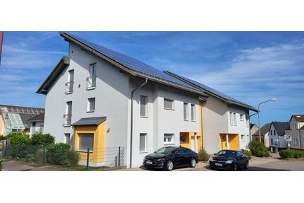 Exklusive Architekten-DHH mit Einfamilienhaus-Flair, WP, PV, A+ - Waldmohr