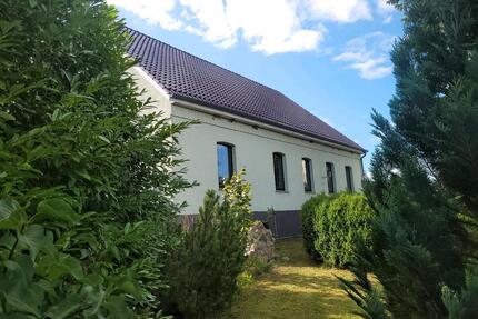 Großes Einfamilienhaus mit 1674 qm Grundstück und viel Ausbaure - Borrentin