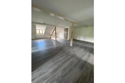 Dachgeschosswohnung - 1.350,00&nbsp;EUR Kaltmiete, ca.&nbsp; 99,00&nbsp;m&sup2; in Hohenpeißenberg (PLZ: 82383)