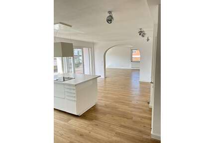 Wohnung zum Mieten in Delligsen 1.120,00 € 154 m²