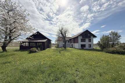 Haus zum Kaufen in Simbach am Inn Kirchberg 320.000,00 € 215 m² - Simbach am Inn / Kirchberg
